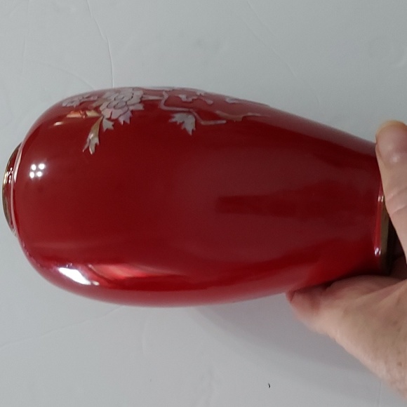 Mother of Pearl onlay on Red  Vase.6.5in.Hx3.5in.W. - Picture 2 of 7